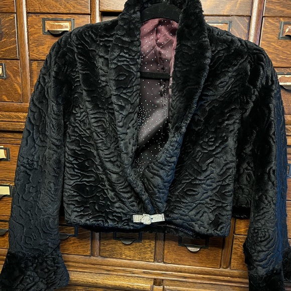Jackets & Blazers - Vintage Art Deco Faux Fur Jacket